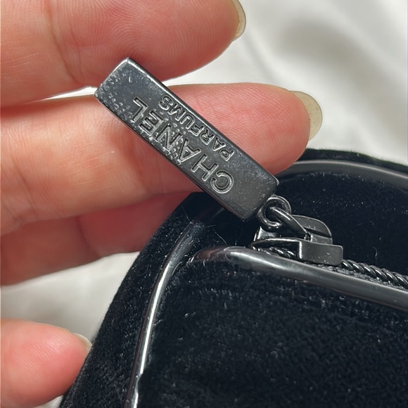 🖤CHANEL PARFUMS black velvet clutch or makeup pouch NEW - Picture 16 of 17